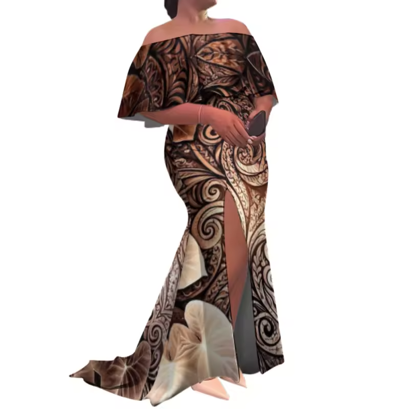 Robe polynésienne avec traîne.